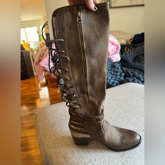 NWOT Southern Fried Chics Brown Lace-Up Knee high Boots with Glitter, size 10 - Picture 3 of 7